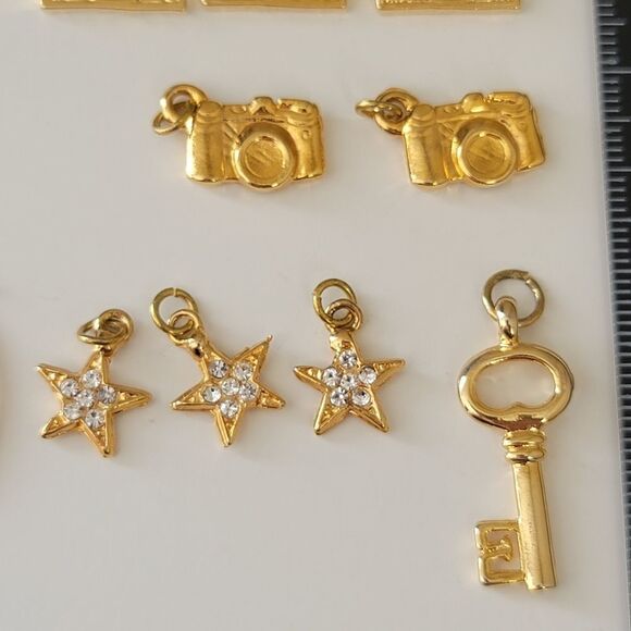 Charms 𝅺Bundle of Gold Tone Charms #0034 - Picture 5 of 13